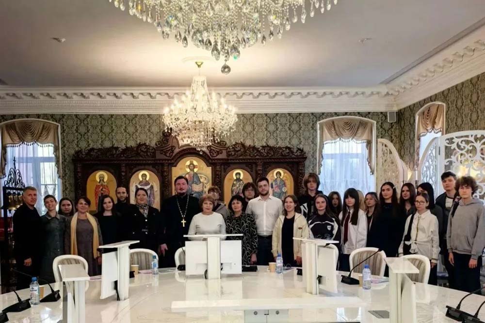 В НИУ «БелГУ» прошёл круглый стол «Крестовоздвижение. Духовное наследие»
